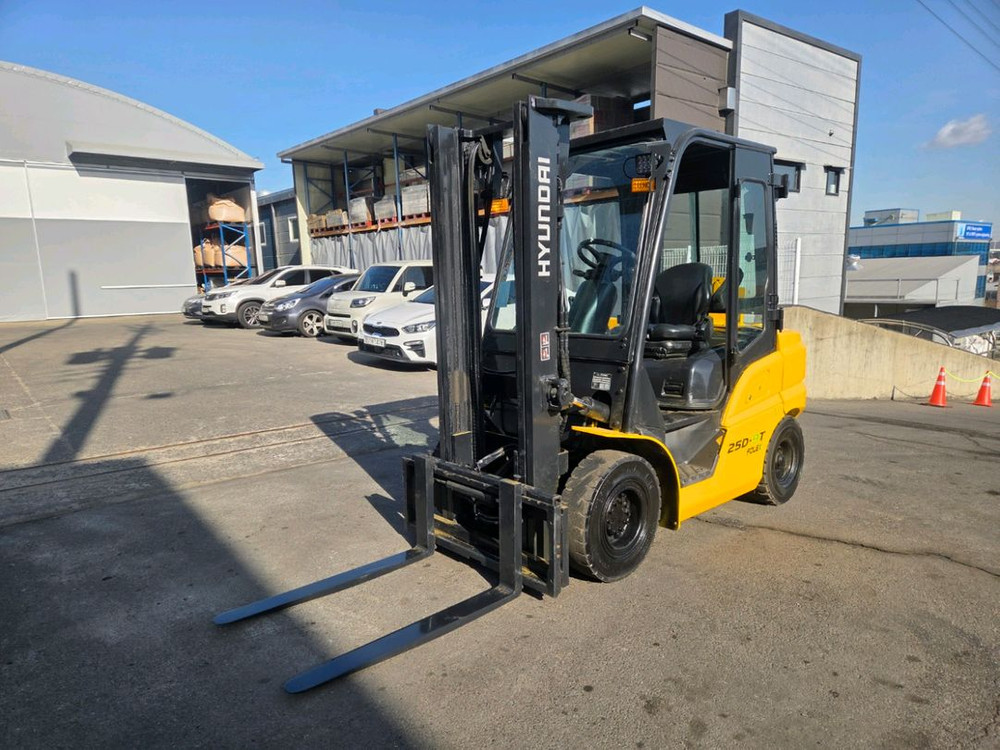 현대 2.5톤 14년식 반캐빈 쉬프트 디젤지게차 중고지게차 1600만원 싸게 팝니다. 이미지