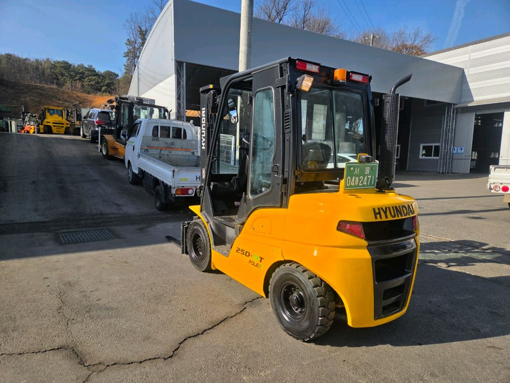 현대 2.5톤 14년식 반캐빈 쉬프트 디젤지게차 중고지게차 1600만원 싸게 팝니다. 이미지