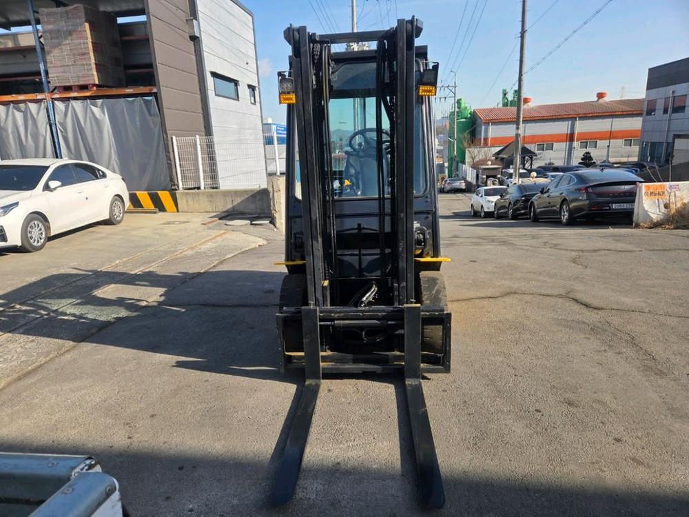 현대 2.5톤 14년식 반캐빈 쉬프트 디젤지게차 중고지게차 1600만원 싸게 팝니다. 이미지