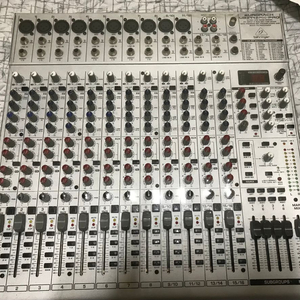 Behringer UB2442FX-PRO 믹서 이미지