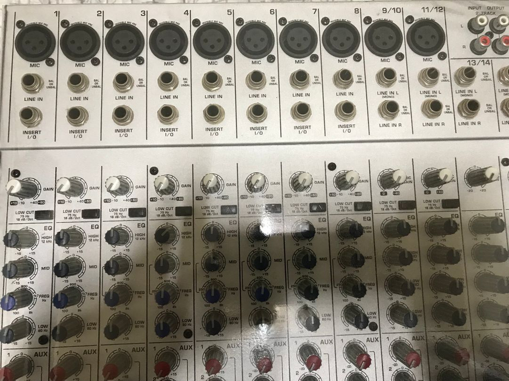 Behringer UB2442FX-PRO 믹서 이미지