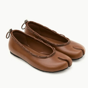 (새상품) 페이즈 타비 플랫 슈즈 브라운 230