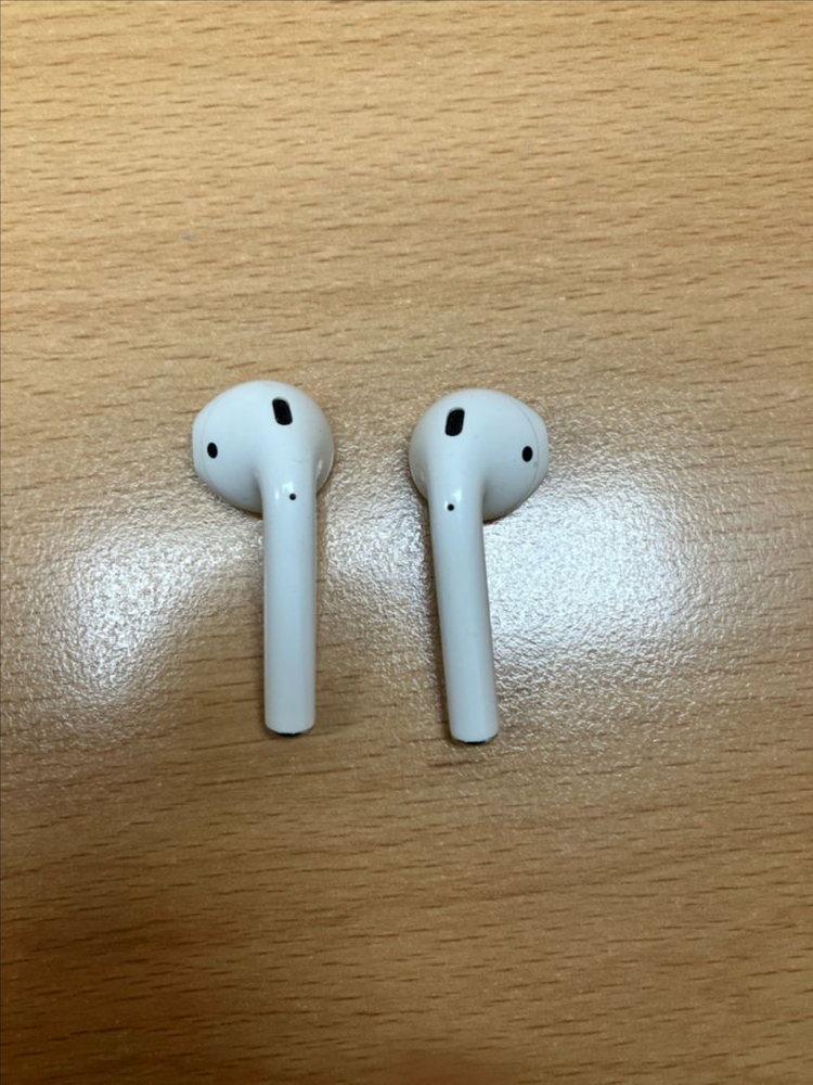 에어팟 2세대 무선충전 케이스 팝니다 이미지