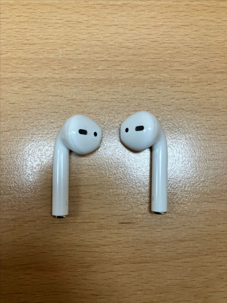 에어팟 2세대 무선충전 케이스 팝니다 이미지