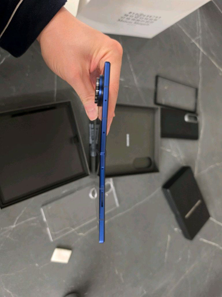 갤럭시 Z 폴드7 512GB 네이비 자급제 풀박스 25년12월최초사용--2