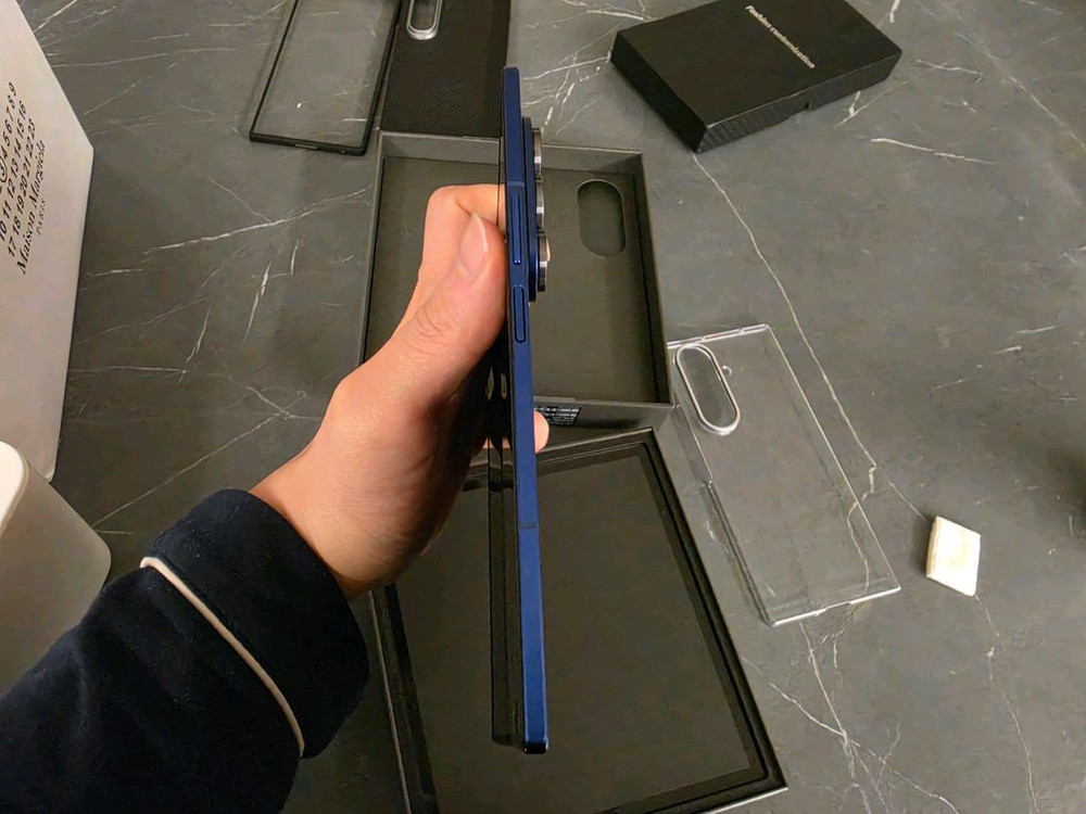 갤럭시 Z 폴드7 512GB 네이비 자급제 풀박스 25년12월최초사용--3