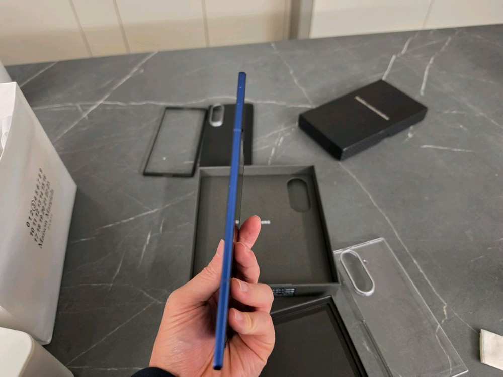 갤럭시 Z 폴드7 512GB 네이비 자급제 풀박스 25년12월최초사용--5