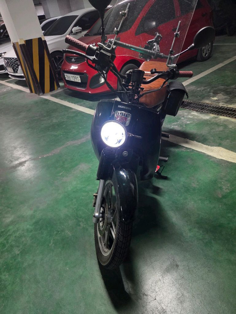 혼다 슈퍼 커브 커스텀--3