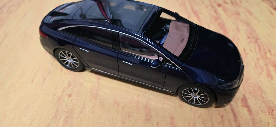 벤츠 EQS 1:18다이캐스트 새상품 이미지