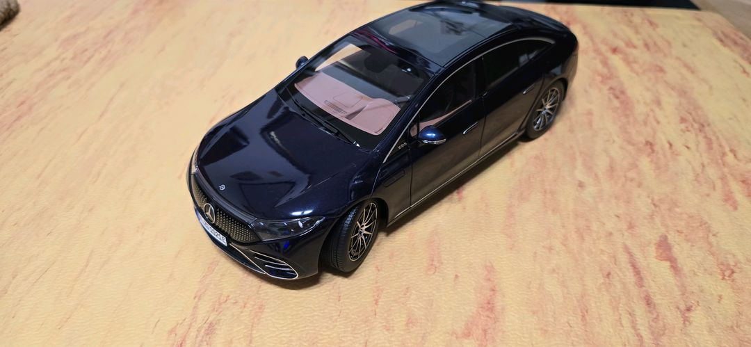 벤츠 EQS 1:18다이캐스트 새상품 이미지