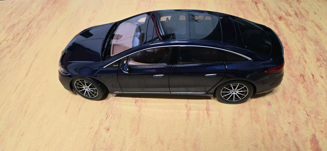 벤츠 EQS 1:18다이캐스트 새상품 이미지