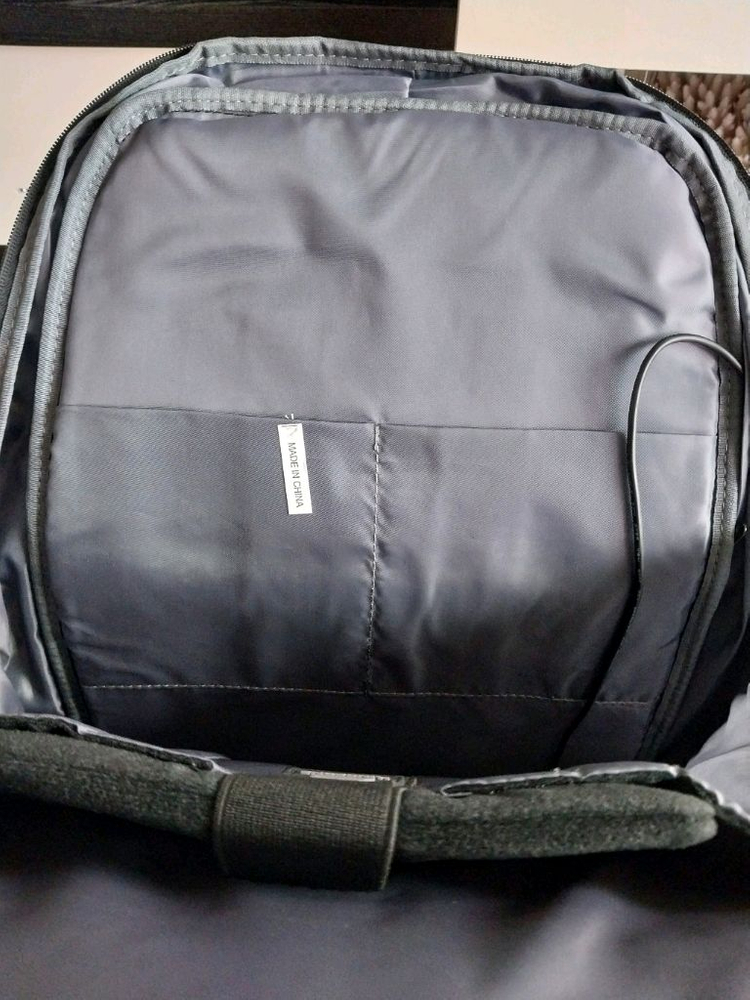 노트북 넣기도 좋은 백팩 무료배송--4