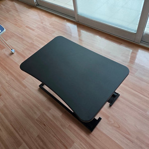 유압식 수동 높이조절 스탠딩 데스크 이미지