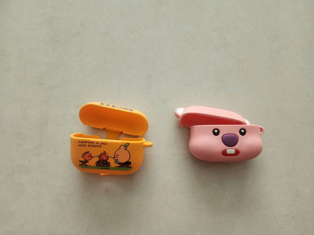 에어팟 프로2 실리콘 케이스 두개 팔아요--0