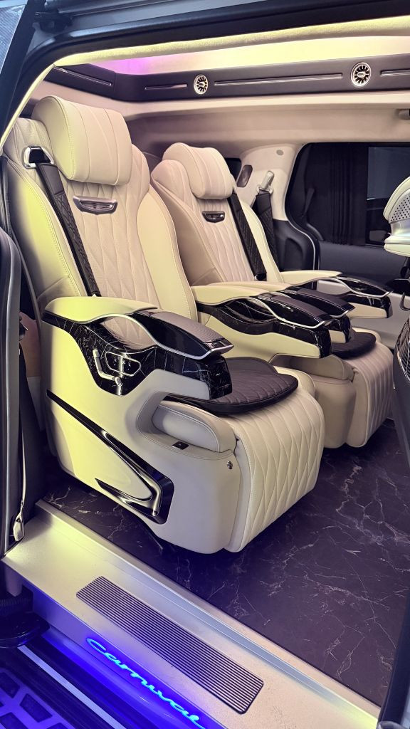 카니발 4세대 프리미엄 의전 시트 or 대리석바닥(의전용) 이미지