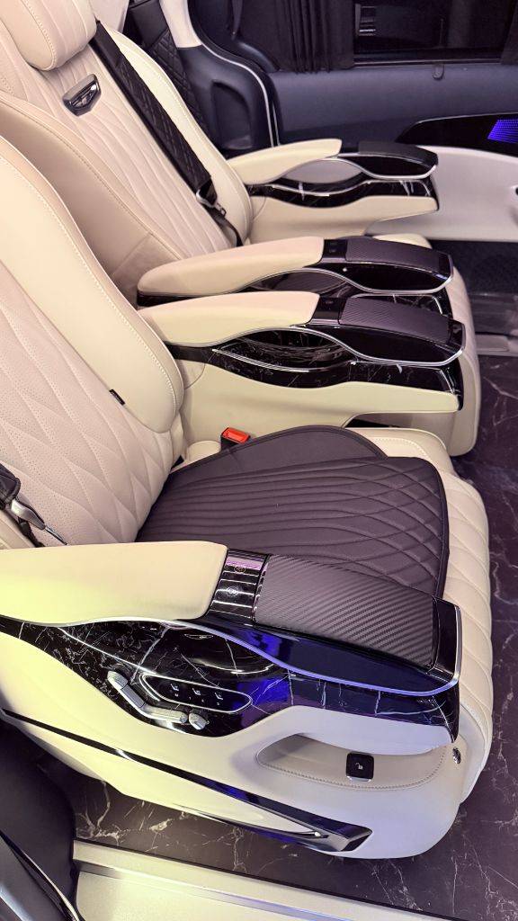 카니발 4세대 프리미엄 의전 시트 or 대리석바닥(의전용) 이미지