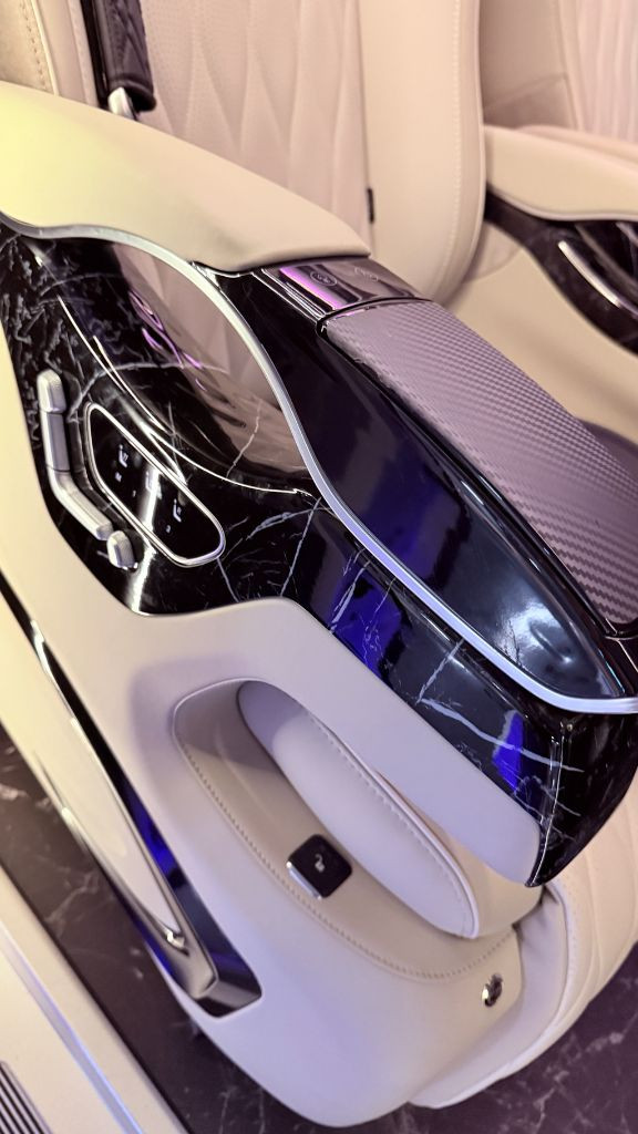 카니발 4세대 프리미엄 의전 시트 or 대리석바닥(의전용) 이미지