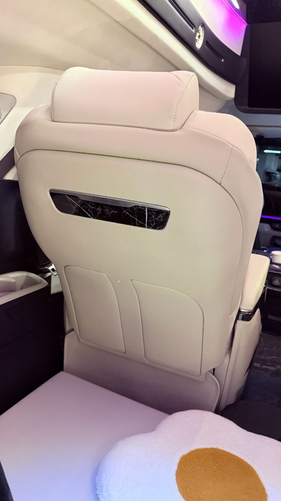 카니발 4세대 프리미엄 의전 시트 or 대리석바닥(의전용) 이미지