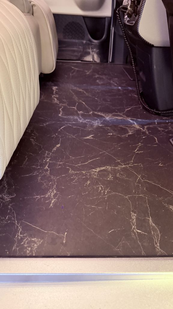 카니발 4세대 프리미엄 의전 시트 or 대리석바닥(의전용) 이미지