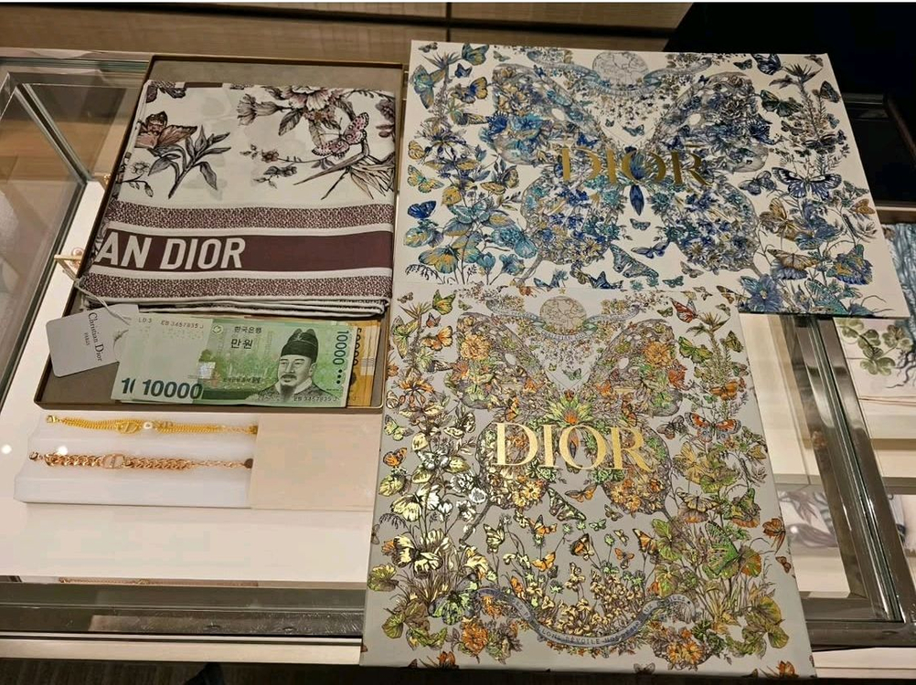 디올 스카프(거의새상품)--1