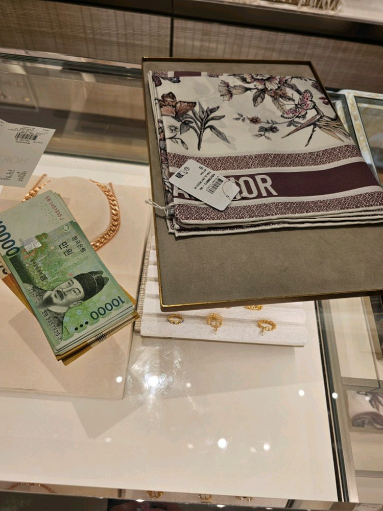 디올 스카프(거의새상품)--2