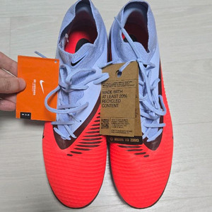 나이키 팬텀6 하이 ACAD FG MG 295mm 판매합니다 축구화