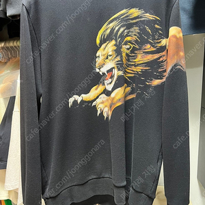 (정품)19FW 지방시 라이언 맨투맨 판매합니다. 이미지