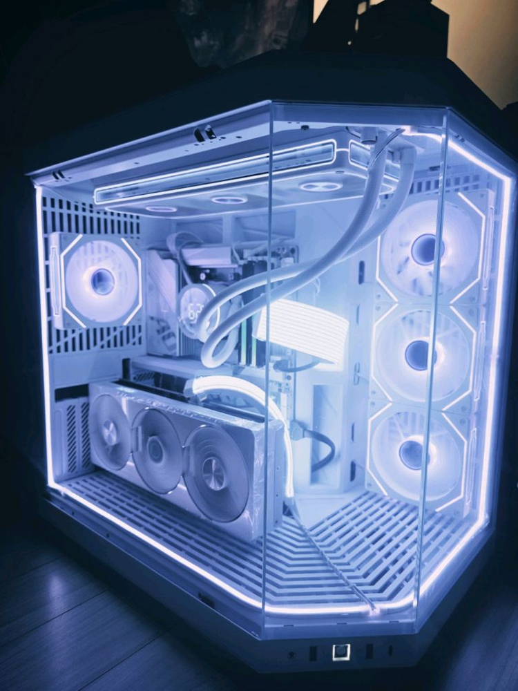 라이젠7 9800X3D RTX5080 Y70 본체 팝니다 이미지