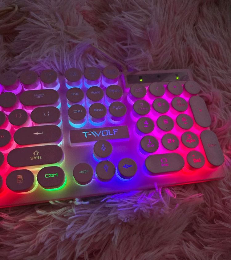 분홍색 원형 유선 키보드 새상품--1