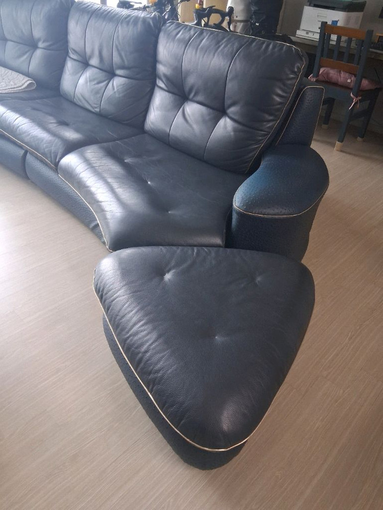 천연가죽 4인용 소파 이미지