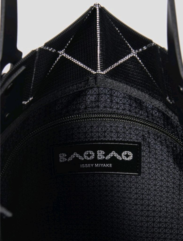 이세이미야케 바오바오 루센트 메탈릭 백 건메탈--4