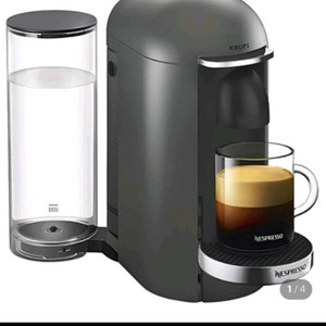 네스프레소 버츄오 플러스 블랙 커피머신 이미지