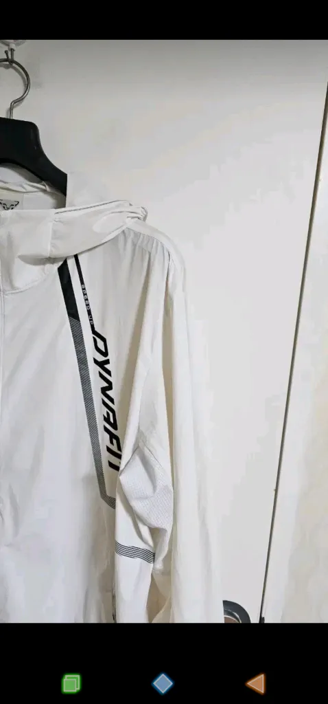 다이나핏 윈드바람막이 이미지