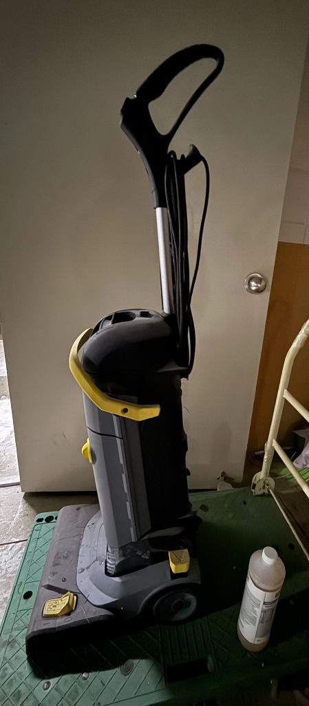 [가전] 카처 KARCHER, 유선 상업용 바닥 세척기/스크러버 (BR 30/4 C), 5회 미만 사용 이미지