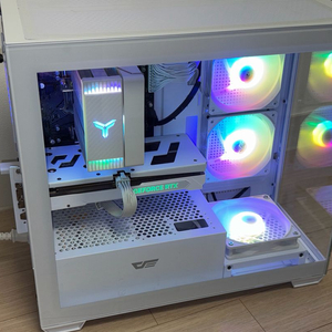 게이밍 컴퓨터 본체. 조립 새제품. rtx5060