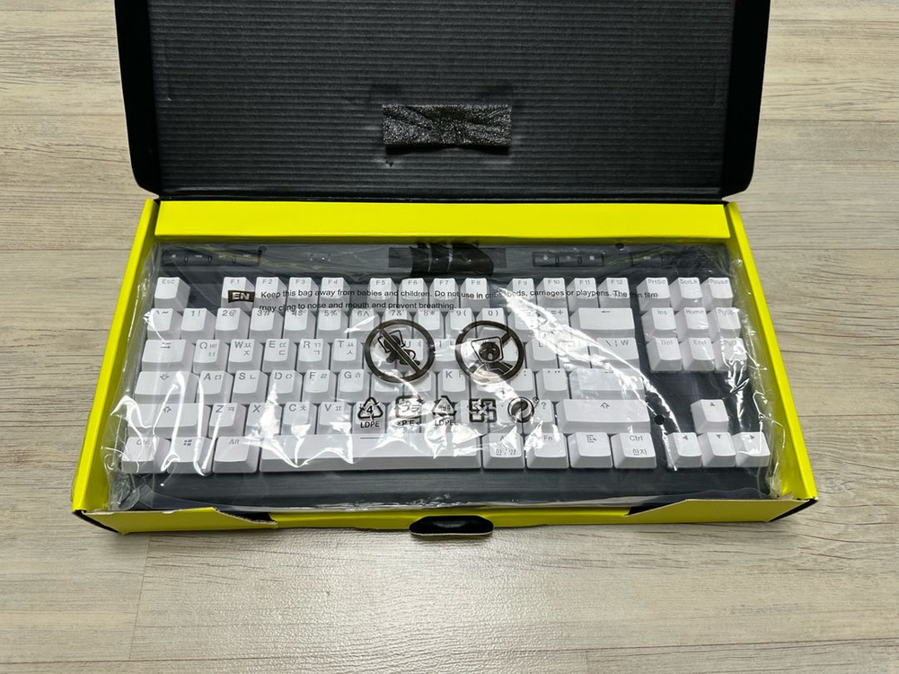 커세어 K70 RGB TKL OPX 광축 판매합니다. 이미지