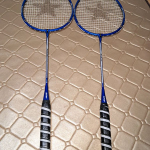 배드민턴 라켓 2개 세트STAR브랜드거의새거상태임