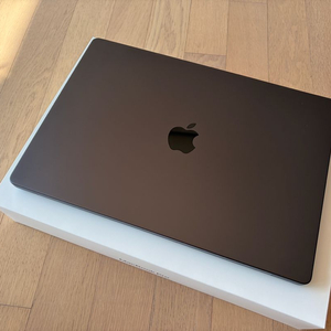 맥북 프로 16 M4 Pro 24/512 블랙