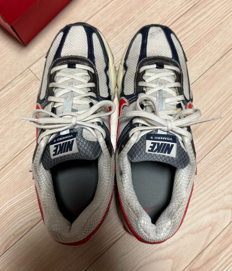 나이키 줌 보메로5 포톤 더스트 피칸테 레드 280사이즈 이미지