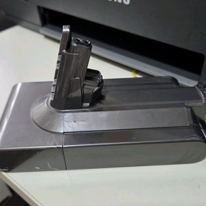 다이슨 V11 청소기 (SV14) 정품 배터리 판매합니다. 이미지