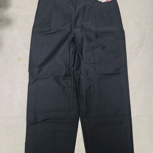 유니클로 JW앤더슨 턱 와이드 팬츠