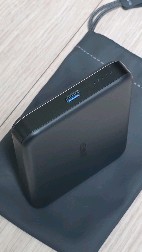 앤커 맥고 파워뱅크 10000mAh 30W 무선충전 보조배터리 A1664--3