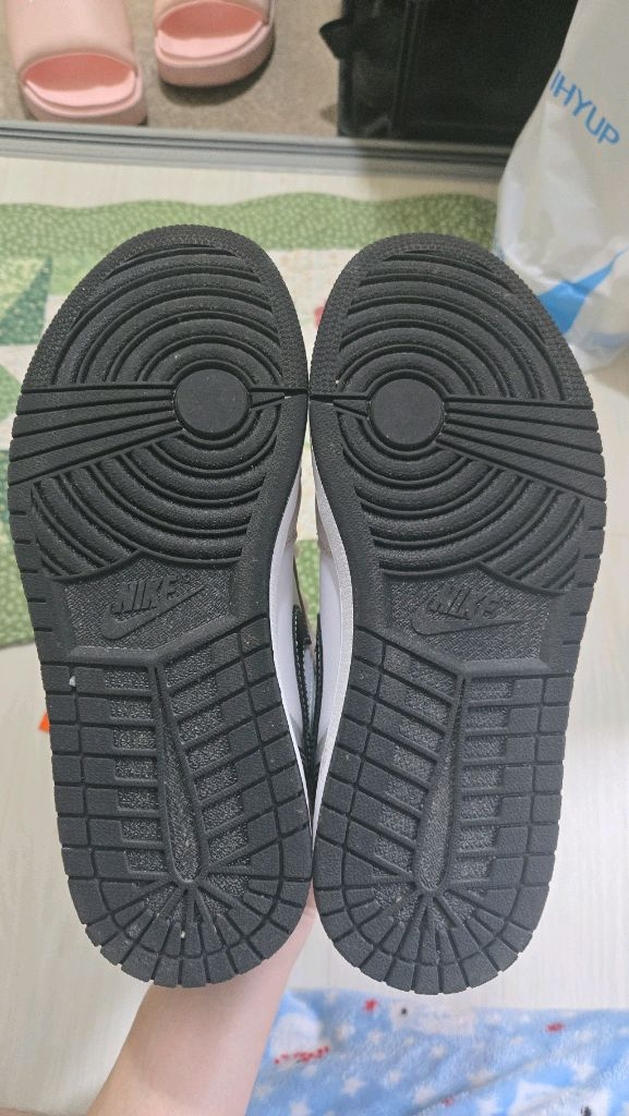 나이키 에어 조던1 하이 OG 프로토타입 255mm 판매합니다--6