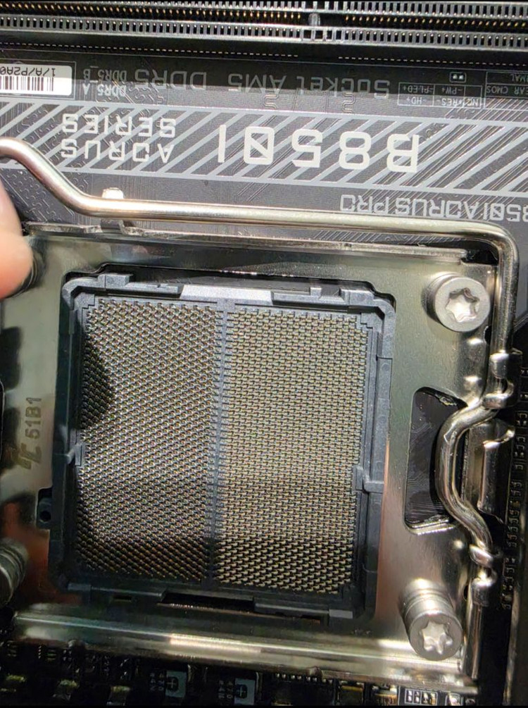 (평택)기가바이트 어로스 B850I 메인보드 판매--2