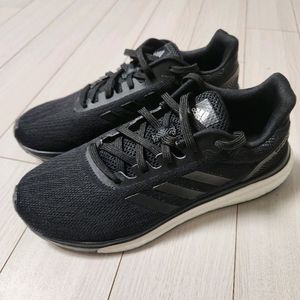 새상품급) 아디다스 운동화 리스판스 CQ0020 러닝화 사이즈240러닝화/여성용(W)/로우탑/색상: 블랙 /출시가: 이미지