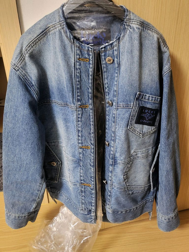 럭키슈에뜨 데님 자켓 팝니다--1