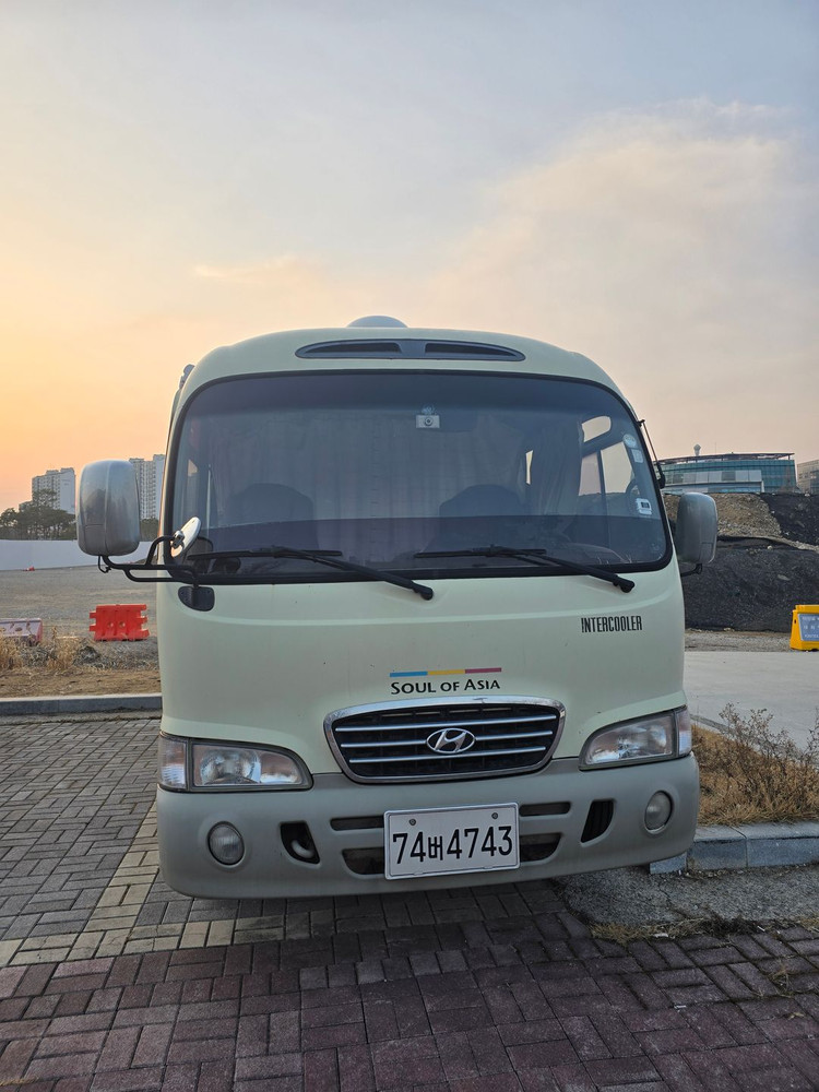 대형 버스 캠핑카 이미지