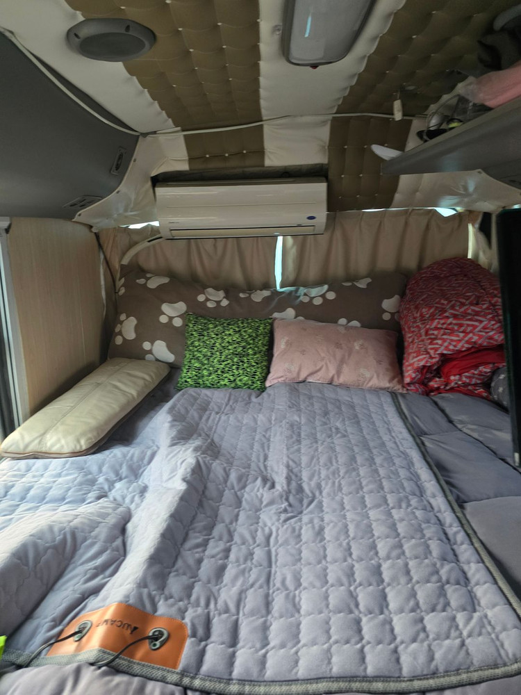 대형 버스 캠핑카 이미지