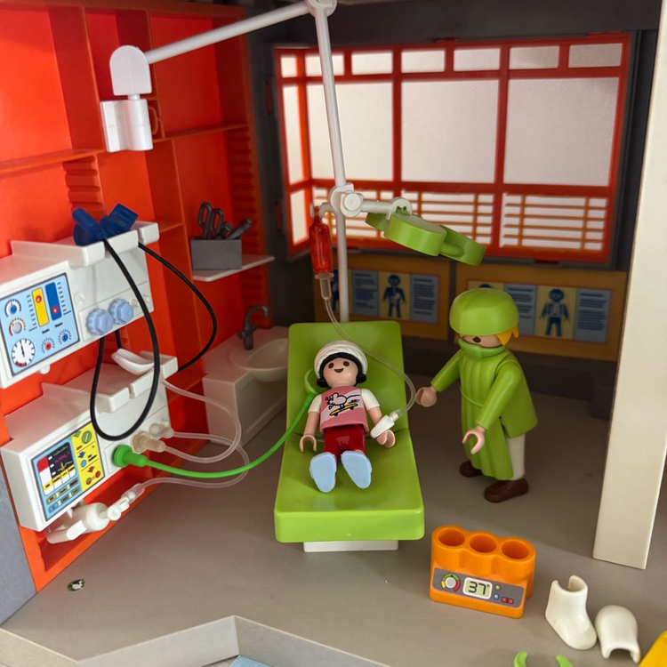 6657)단종)플레이모빌 어린이종합병원 이층병원--2