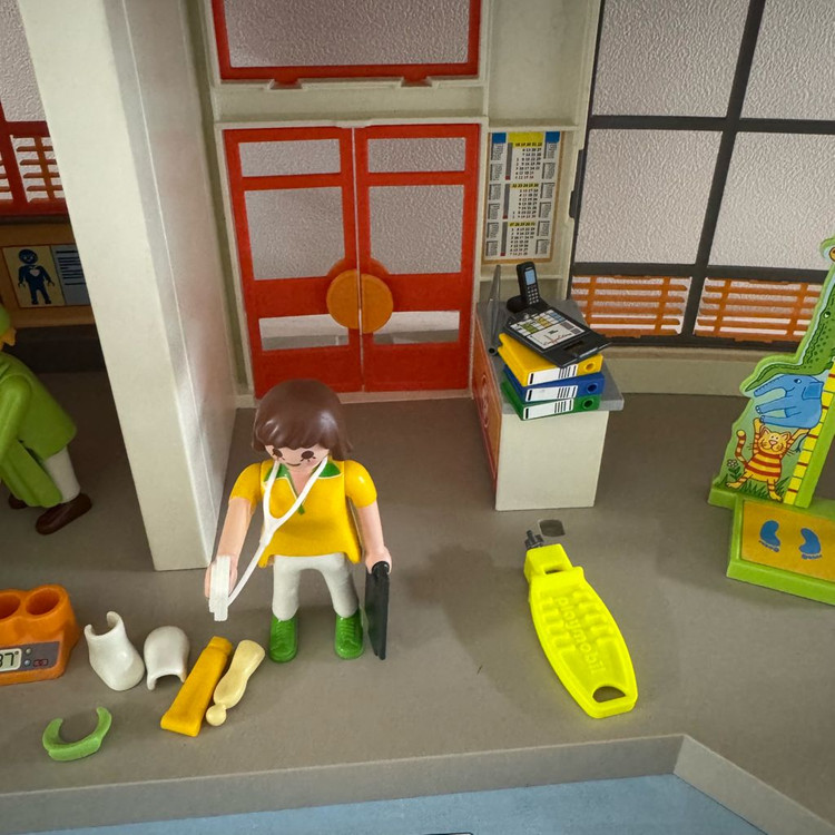 6657)단종)플레이모빌 어린이종합병원 이층병원--8